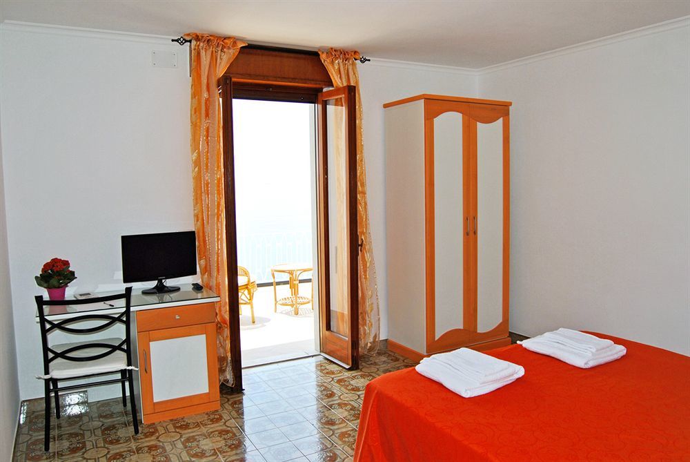 อิล กันโต เดลเล ซิเรเน Bed & Breakfast ฟูโรเร ภายนอก รูปภาพ