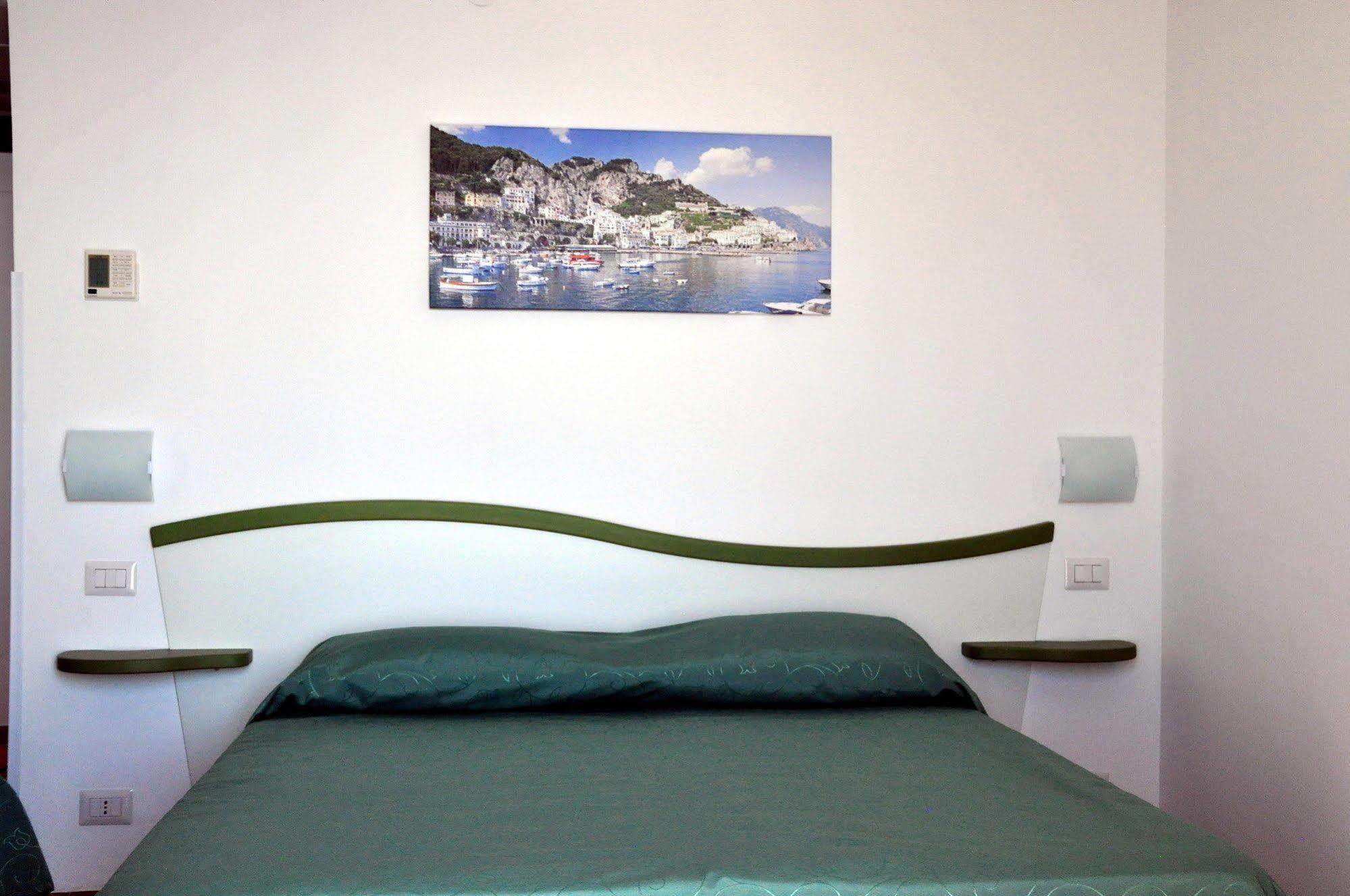 อิล กันโต เดลเล ซิเรเน Bed & Breakfast ฟูโรเร ภายนอก รูปภาพ