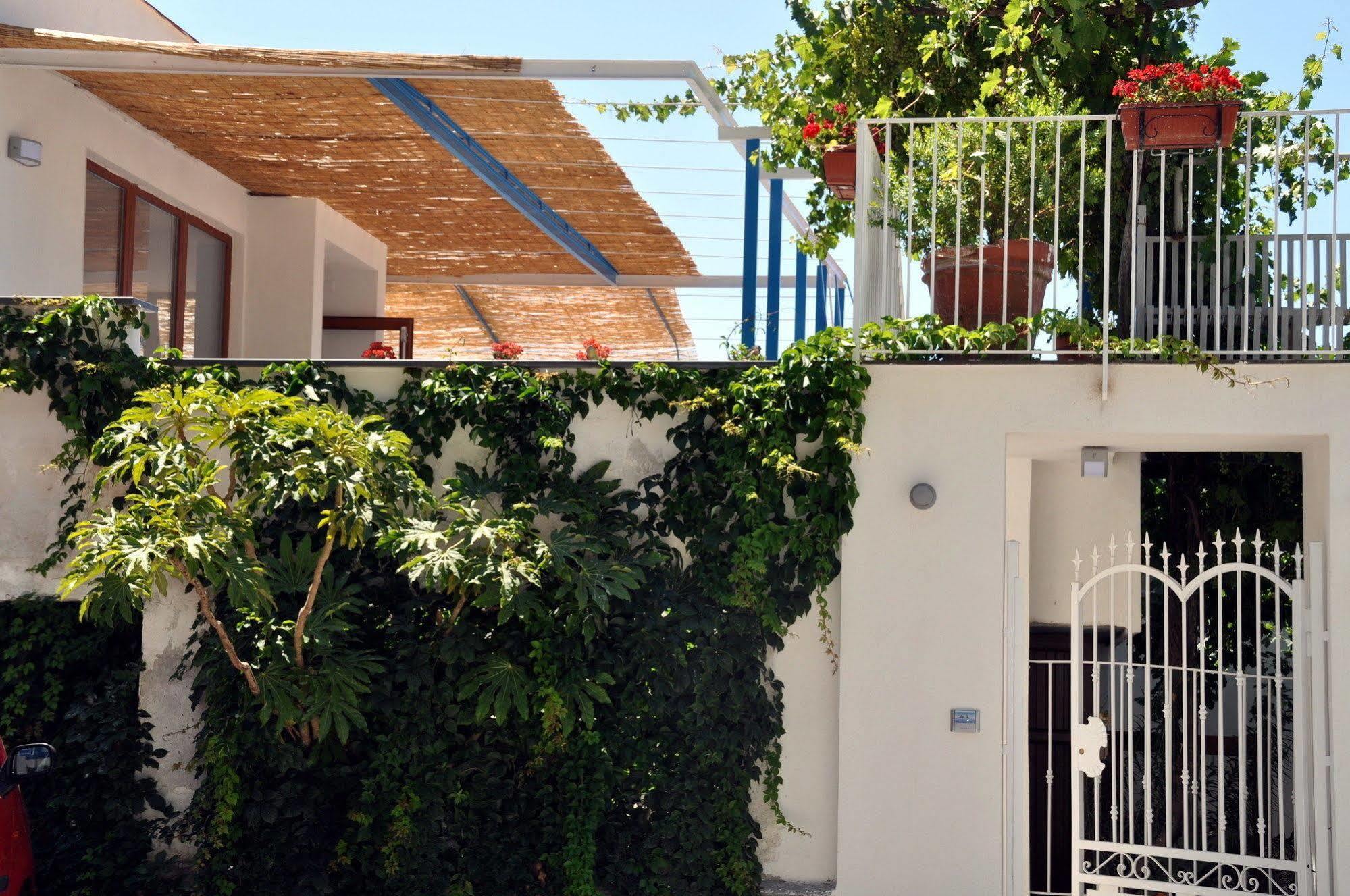 อิล กันโต เดลเล ซิเรเน Bed & Breakfast ฟูโรเร ภายนอก รูปภาพ